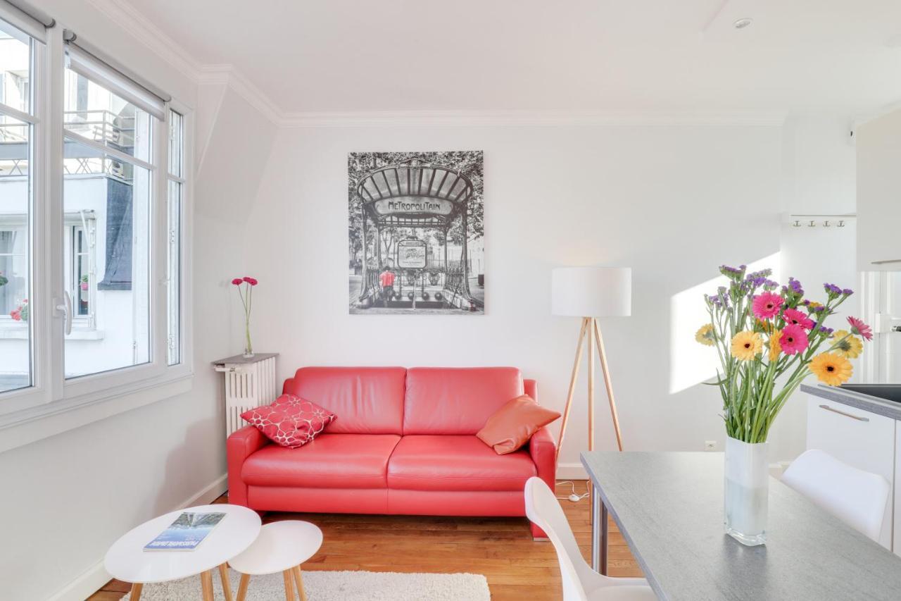 Eiffel Tower View Terrace Saint Germain Des Pres Guest house Paris